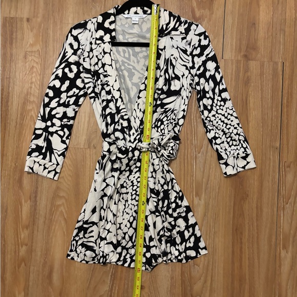 Diane Von Furstenberg Black and Cream Romper - Picture 10 of 10